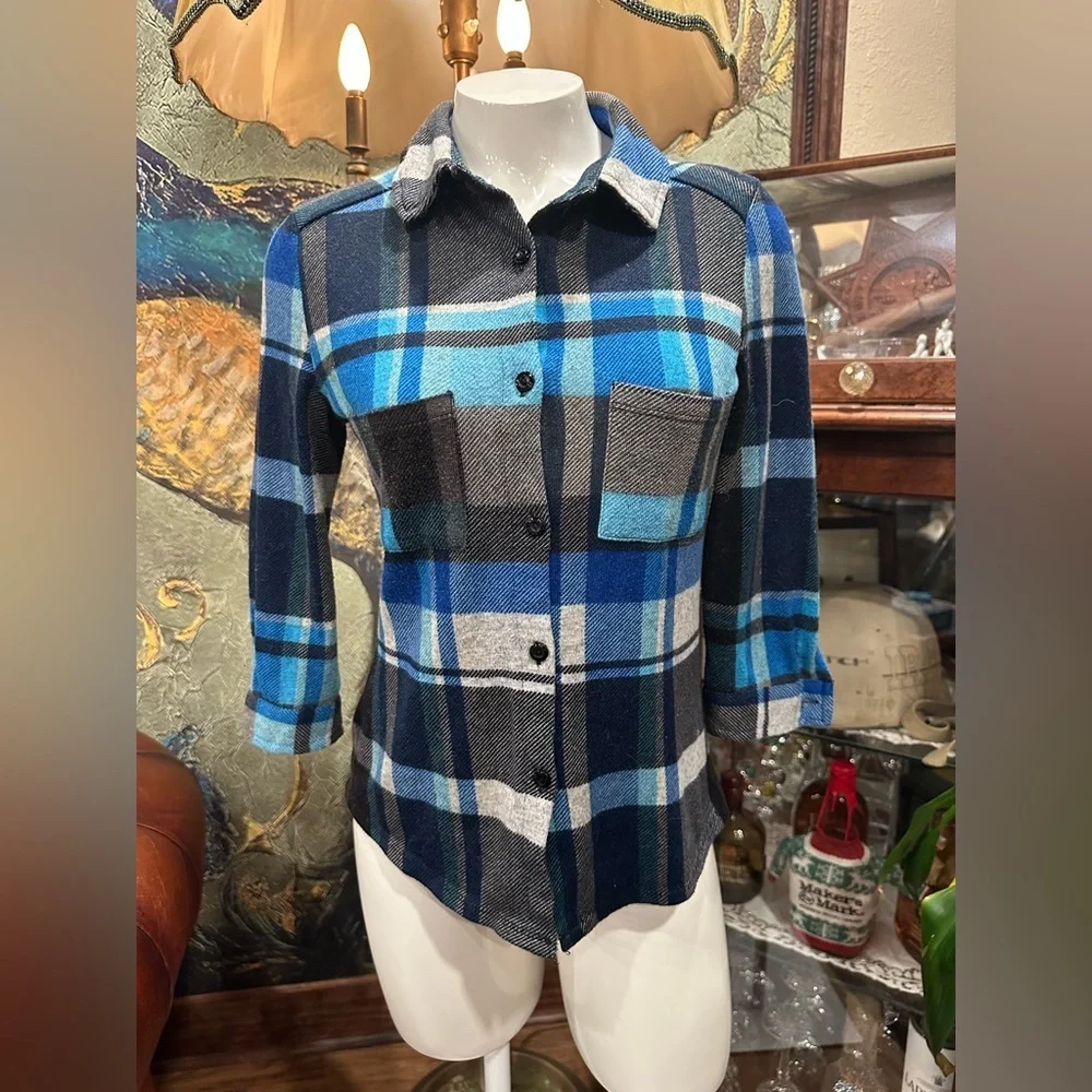 Polly & Esther Red Plaid Button Down Shirt Medium - Picture 4 of 7